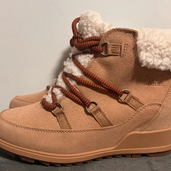 Sorel Women's Tan Winter Boots - Picture 1 of 3